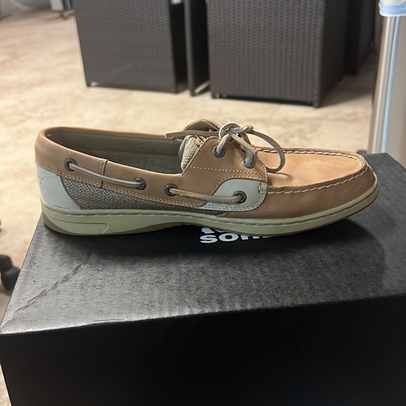 Gently used women’s Sperry’s - Picture 6 of 6